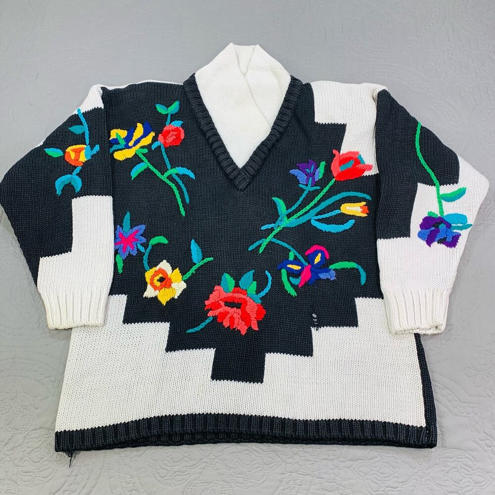 Lisa Nichols Sweater Vintage Womens 1 Medium Floral Knit Black White V Neck‎